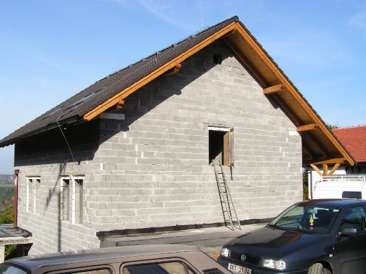 vyřezávané konce krovu (2).jpg
