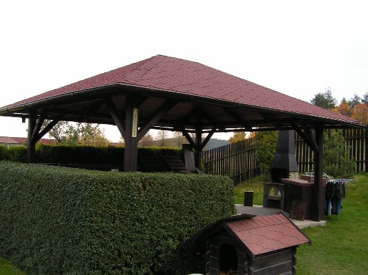 valbová s šindelí.jpg