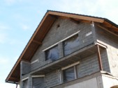vyřezávané konce krovu (9).jpg